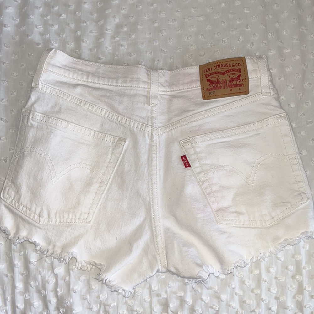 Levis 501 White Denim Shorts - image 2